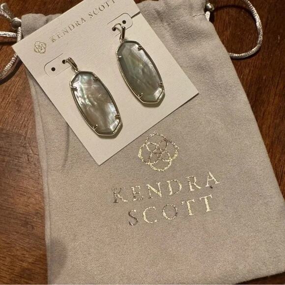 Kendra Scott Jewelry - Kendra Scott Faceted Gold Drop Elle Earrings in Ivory Opalite Illusion NWT